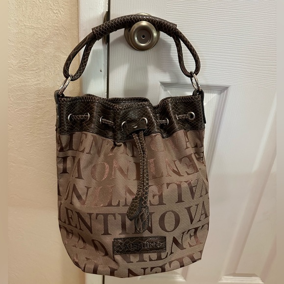 Valentino by Serendipity Valentino Bucket Bag - Picture 3 of 11
